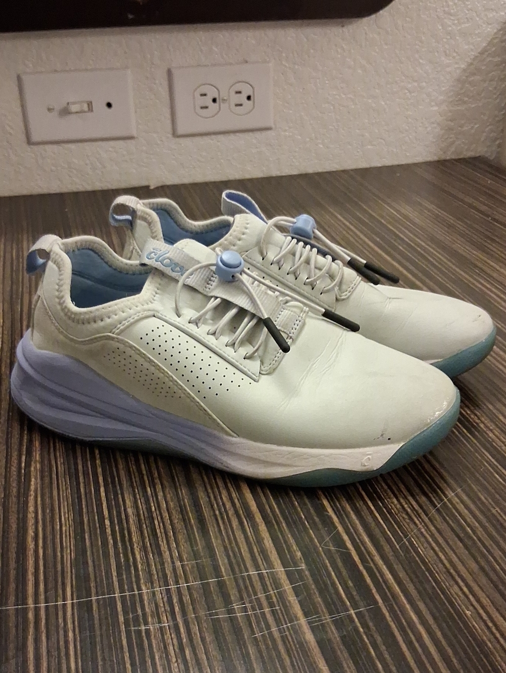 Clove Womens Nurse Shoes Size.6